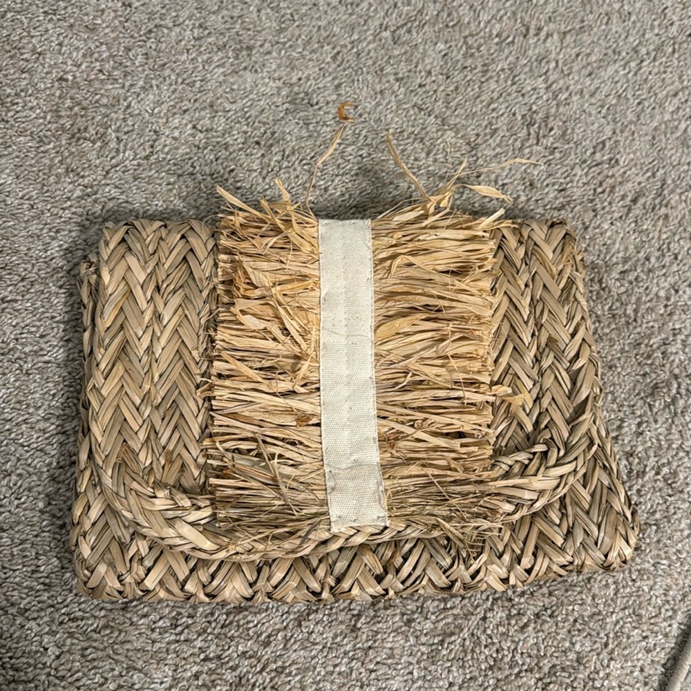 Straw clutch